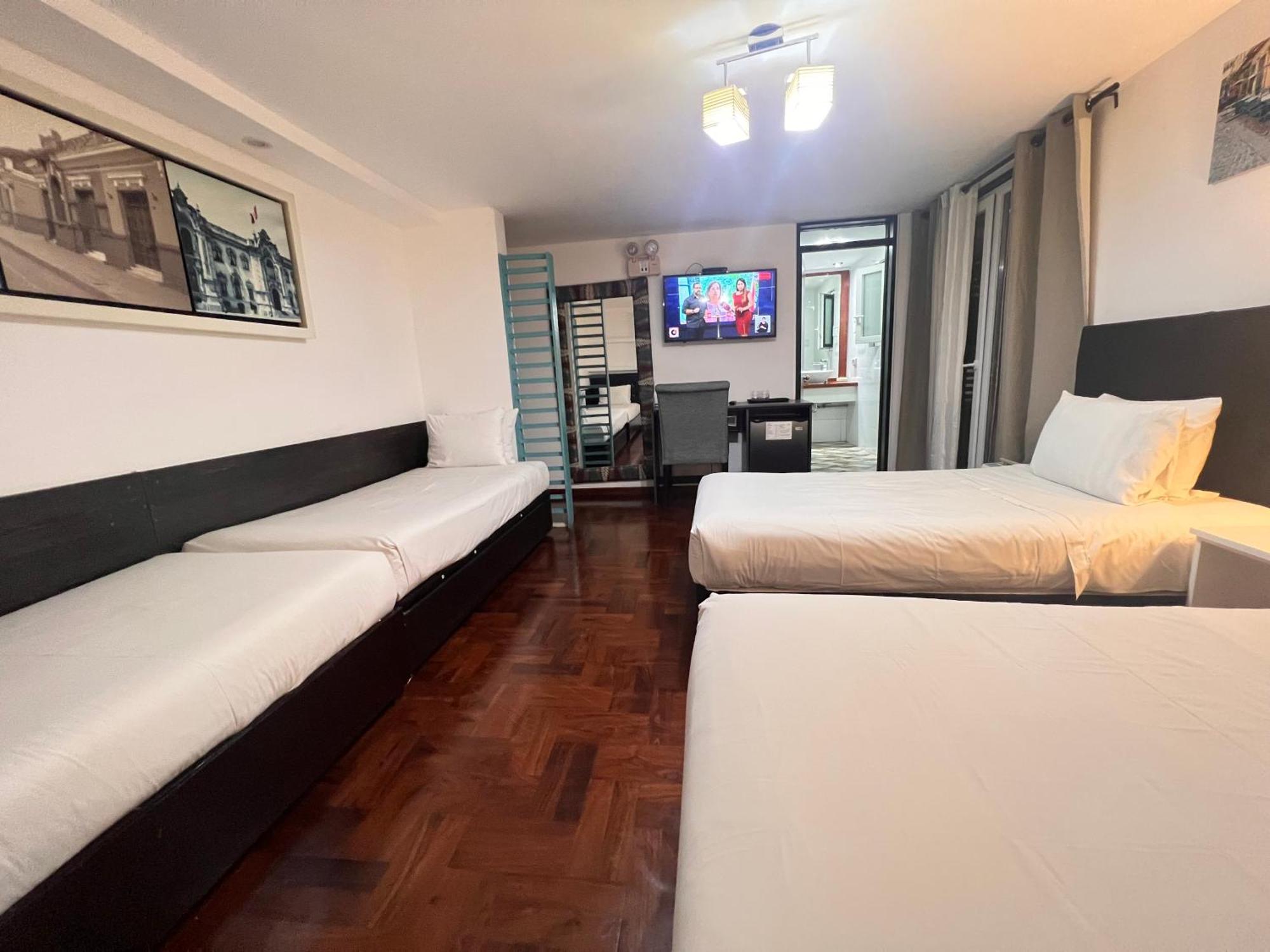 La Casa Del Viajero Bed & Breakfast ลิมา ภายนอก รูปภาพ
